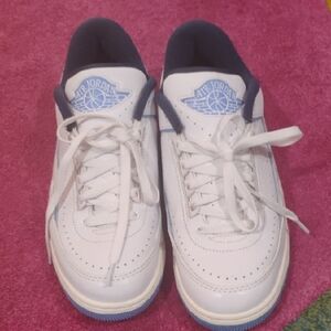 Retro Nike Navy and White Sneakers